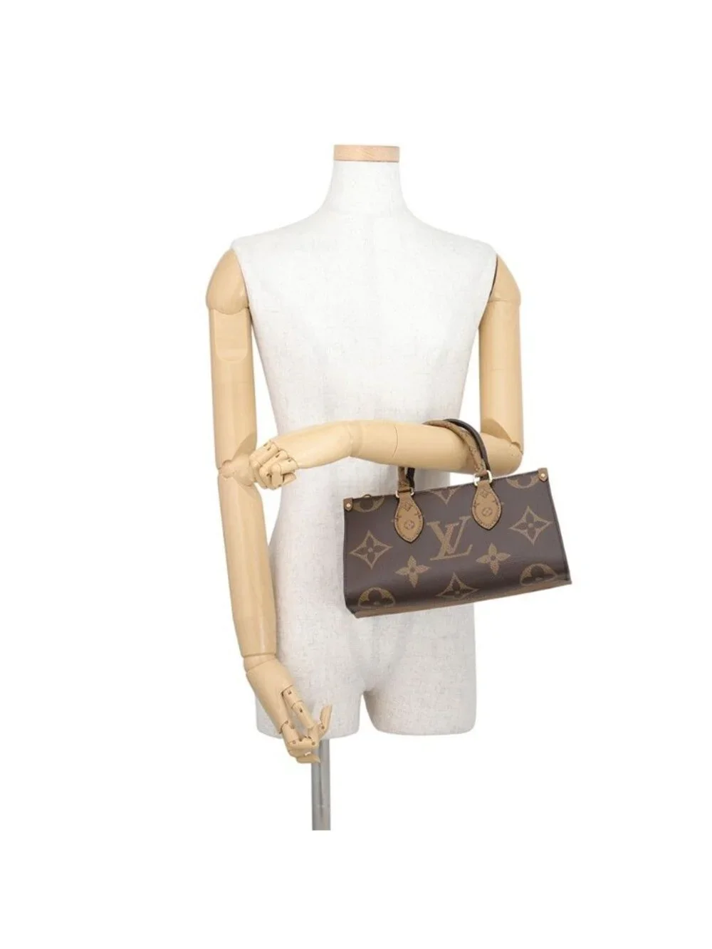 Louis Vuitton Monogram Reverse Giant On The Go East West Chain Tote Bag